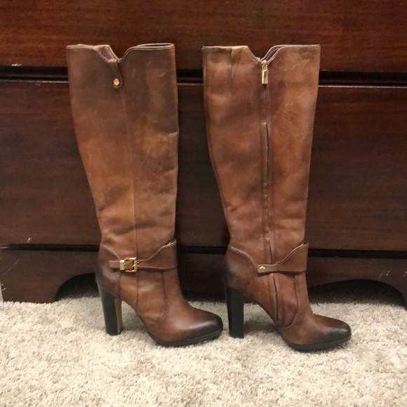 Vince Camuto Shoes - EUC Vince Camuto Side Zip Boots, Size 7